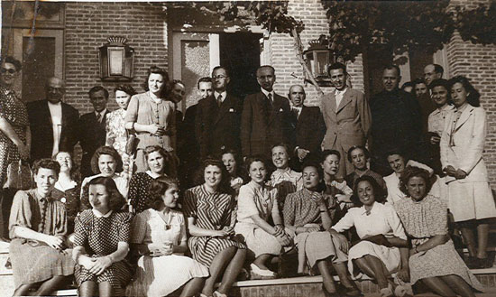 Visita de professors i alumnes al Consejo Superior de Investigaciones Científicas (Madrid, 1942)