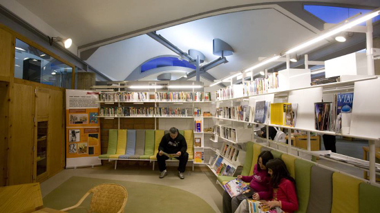 "Darle a la biblioteca un tipo de gravedad de laberinto". Fuente: Fotografía de Oscar Ferrer, cedida por la Diputació de Barcelona
