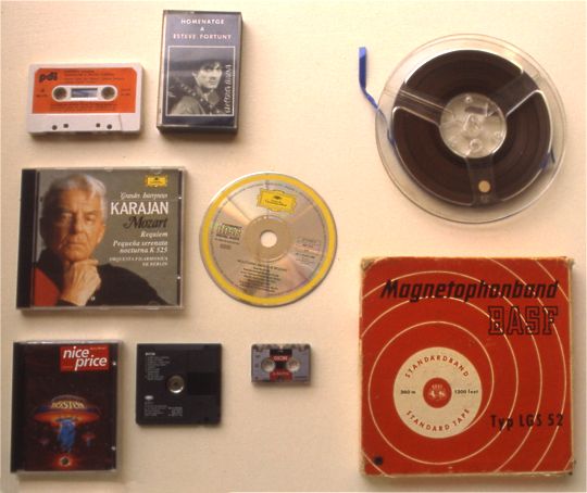 Fotografia 2. Enregistraments sonors. Cintes magnètiques. Cassets. CD. Minidisc.