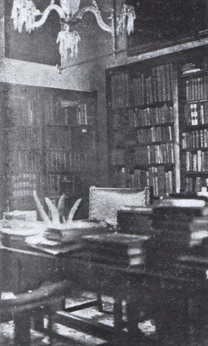 Figura 3. Sala de treball de Toda a la biblioteca d'Escornalbou (Butlletí de la Biblioteca de Catalunya, vol. 6, 1920–1922)