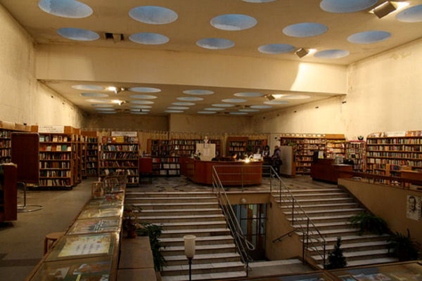 Figura 3. Interior de la Biblioteca de Viipuri. Autor: Reskelinen. Fuente: Wikipedia