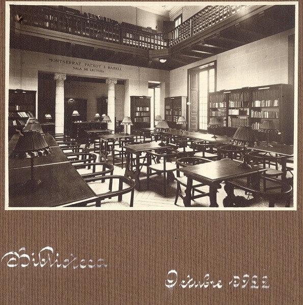 Figura 1. Biblioteca Popular de la Dona, octubre de 1922. Ubicación en Sant Pere Més Baix, 7. Fuente: Archivo Francesca Bonnemaison