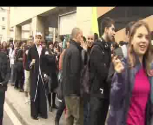 Comparativa de descripció automàtica i descripció manual amb informació relativa a l'àudio